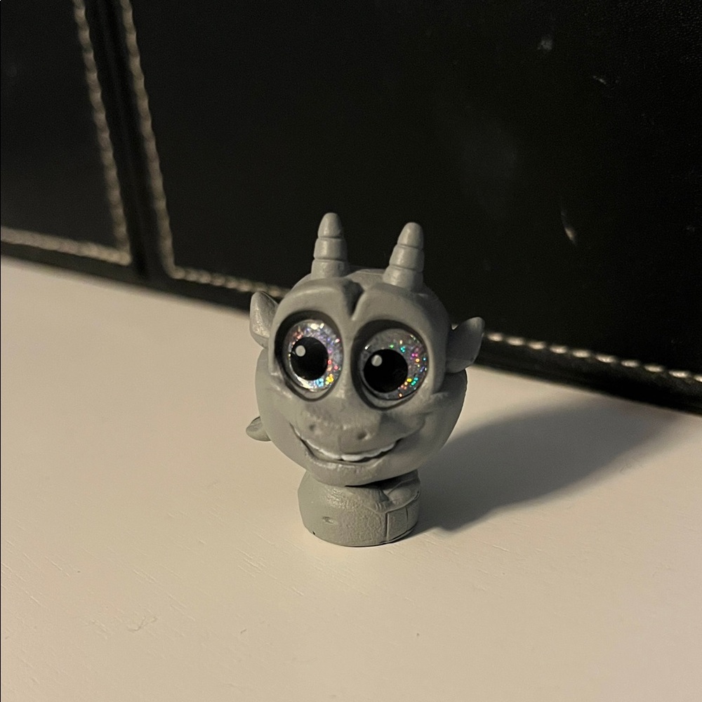 Disney doorables pixel perfect Hugo